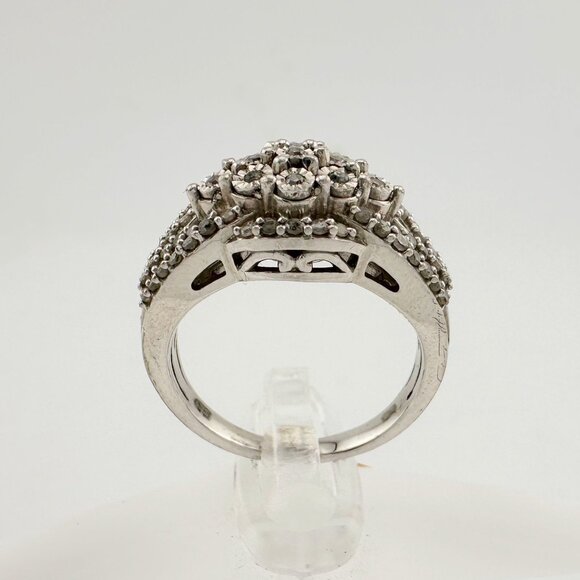 Elegant 1/2 Ct Natural Diamond Illusion Setting Cluster Ring Size 7 - Picture 2 of 16